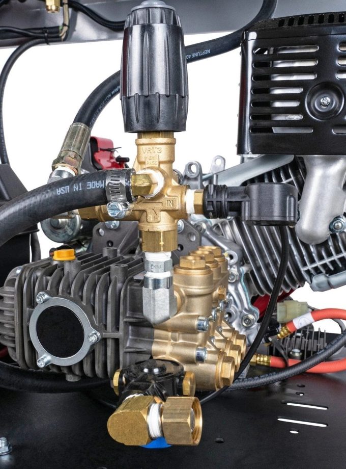 Simpson BB65106 Big Brute Professional 4000 PSI (Gas-Hot Water) Pressure Washer