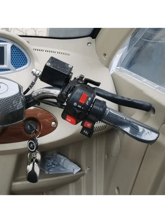 GIO GOLF ENCLOSED MOBILITY SCOOTER 60V 1200W, top speed 18mph, Range up to 30 miles, backup camera, heater, fan, alarm, media center, 500lb load capacity