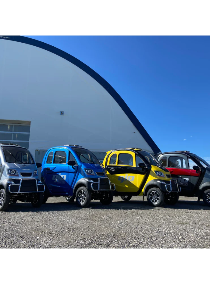 GIO GOLF ENCLOSED MOBILITY SCOOTER 60V 1200W, top speed 18mph, Range up to 30 miles, backup camera, heater, fan, alarm, media center, 500lb load capacity